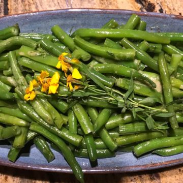 Green beans with dressing